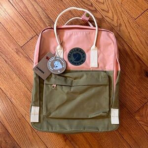 Fjallraven kanken NWT- landsort color